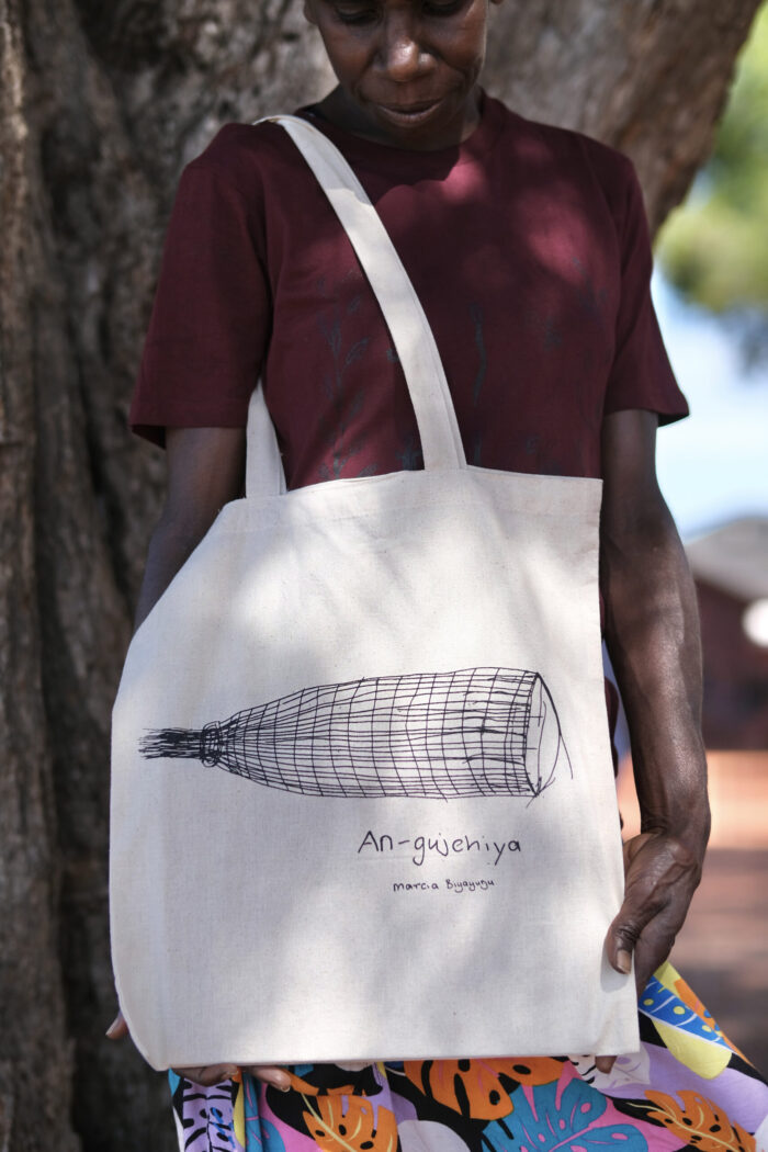 An-gujechiya tote bag by Marcia Biyay’ŋu