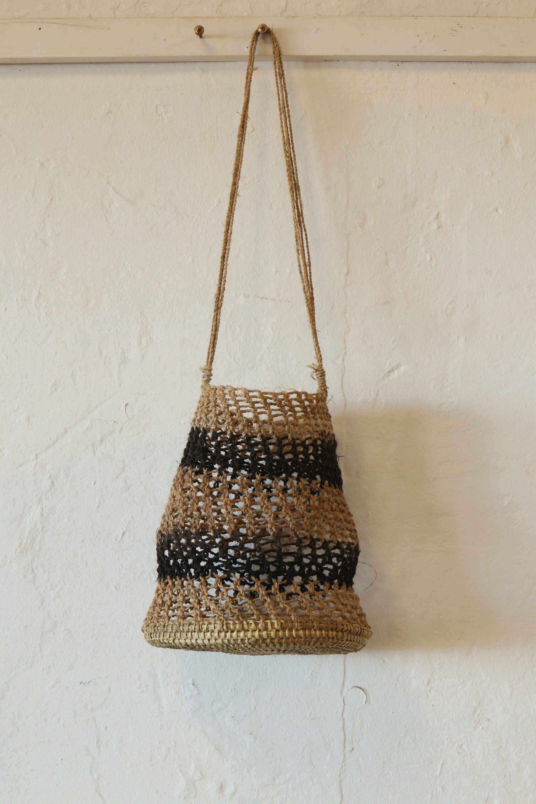 Mandy Batjula <br><I>Gay'wu (String Bag) </I>