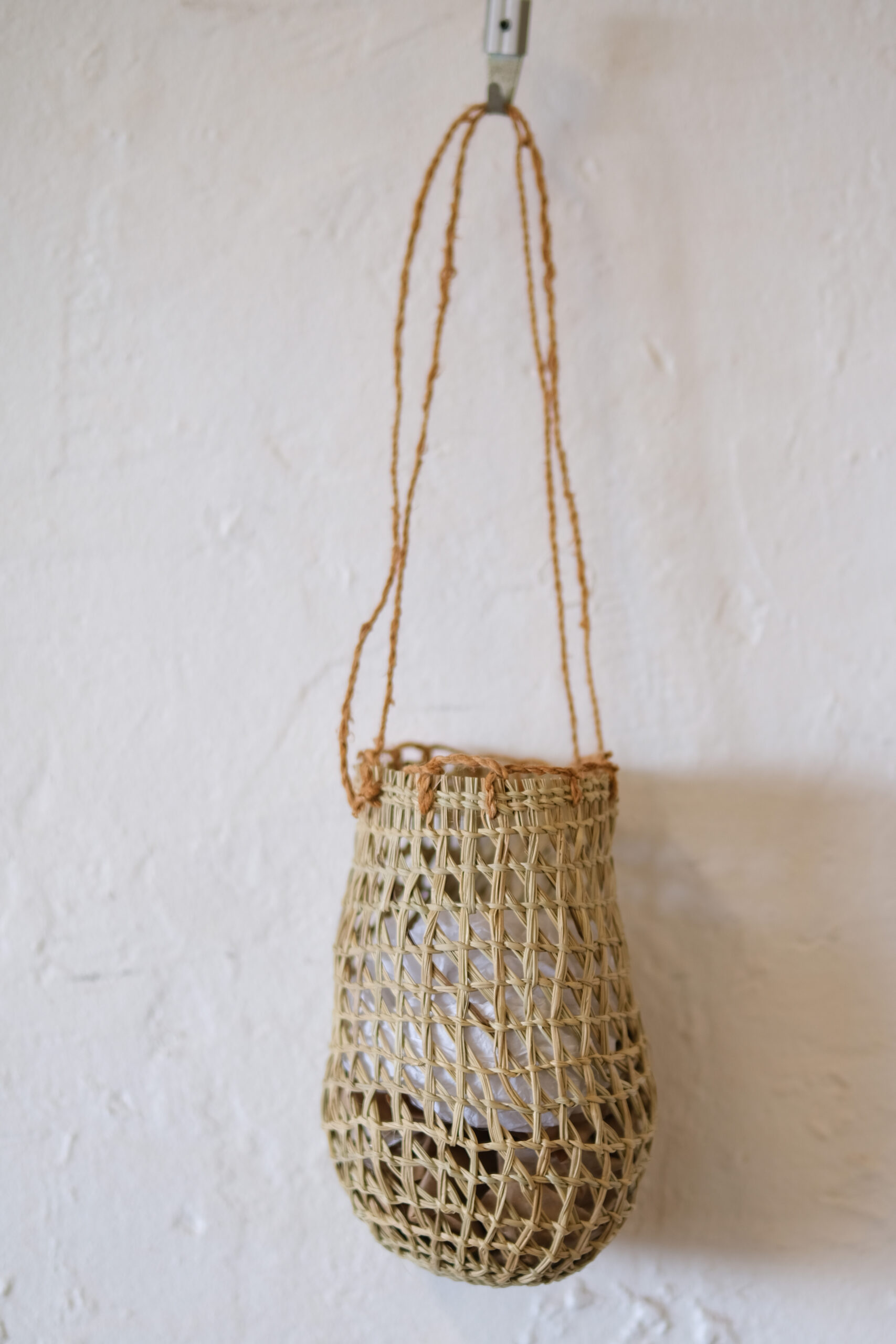 Vicky Dhulumbungu<br><I>Miṉḏirr (conical basket)</I>